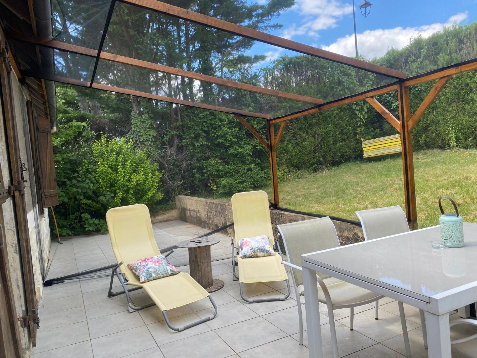 Au Lilas Rose Maison Entre Campagne Et Village Belves Exterior photo